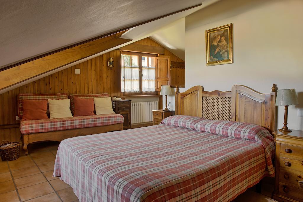 Casa Rural Llugaron I Guest House Miravalles Room photo